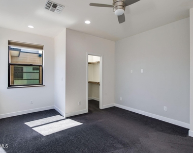 1301 W 4th Street - Photo Thumbnail 27