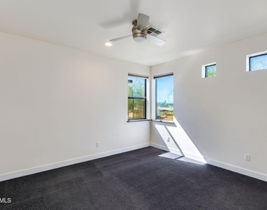 1301 W 4th Street - Photo Thumbnail 23