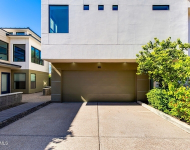 1301 W 4th Street - Photo Thumbnail 40
