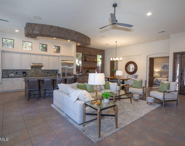 8024 E Windwood Lane - Photo Thumbnail 29