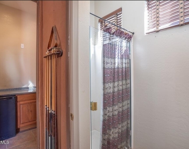 8024 E Windwood Lane - Photo Thumbnail 9