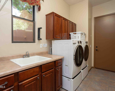 8024 E Windwood Lane - Photo Thumbnail 44