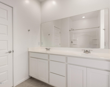 3048 E Riding Boot Way - Photo Thumbnail 12