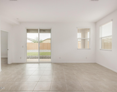 3048 E Riding Boot Way - Photo Thumbnail 2