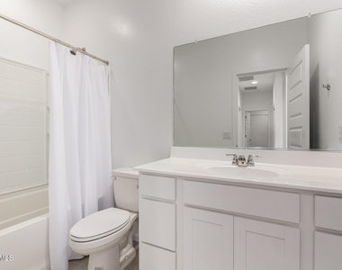 3048 E Riding Boot Way - Photo Thumbnail 16