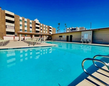 425 S Parkcrest Street - Photo Thumbnail 16