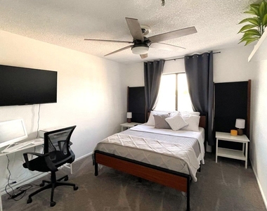 425 S Parkcrest Street - Photo Thumbnail 9