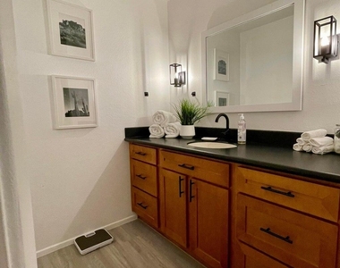 425 S Parkcrest Street - Photo Thumbnail 7