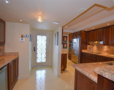 1012 N Ocean Boulevard - Photo Thumbnail 7