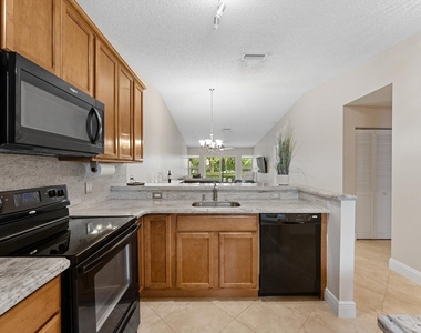 8959 Sunnywood Place - Photo Thumbnail 5