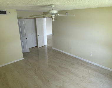 5061 Wiles Road - Photo Thumbnail 18