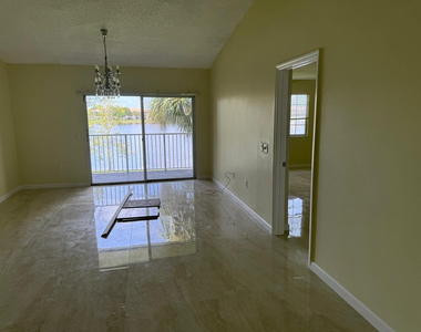5061 Wiles Road - Photo Thumbnail 7