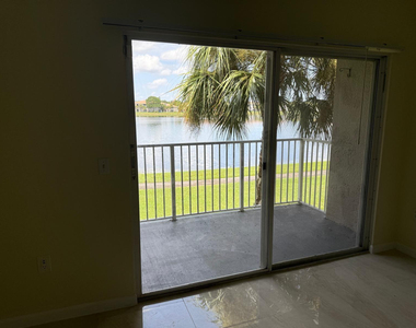 5061 Wiles Road - Photo Thumbnail 9
