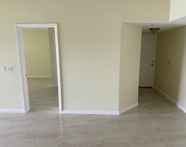 5061 Wiles Road - Photo Thumbnail 12