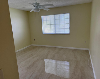 5061 Wiles Road - Photo Thumbnail 29