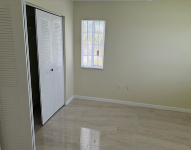 5061 Wiles Road - Photo Thumbnail 32
