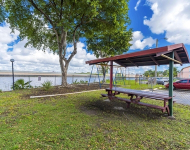 4707 Nw 7th Street - Photo Thumbnail 31