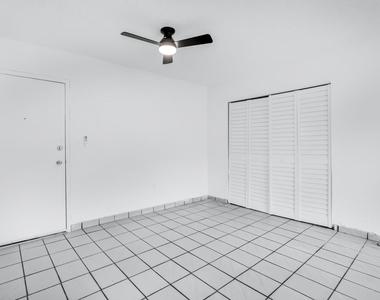 4707 Nw 7th Street - Photo Thumbnail 9