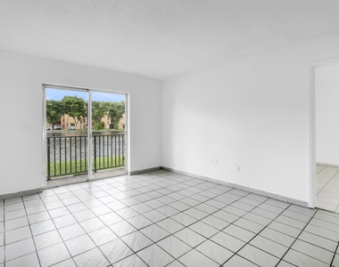 4707 Nw 7th Street - Photo Thumbnail 4