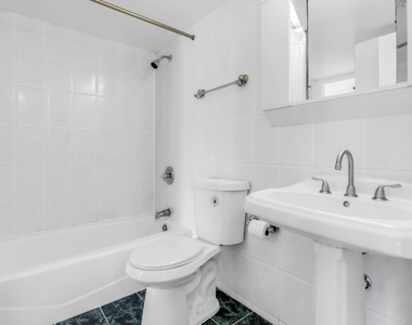 4707 Nw 7th Street - Photo Thumbnail 15