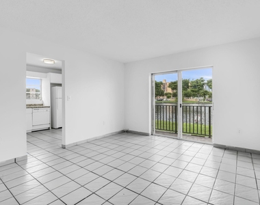 4707 Nw 7th Street - Photo Thumbnail 5