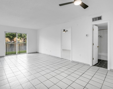 4707 Nw 7th Street - Photo Thumbnail 3