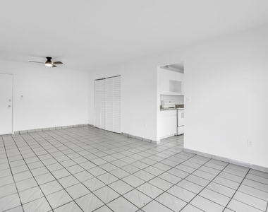 4707 Nw 7th Street - Photo Thumbnail 6
