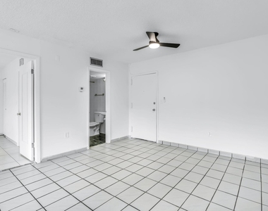 4707 Nw 7th Street - Photo Thumbnail 8