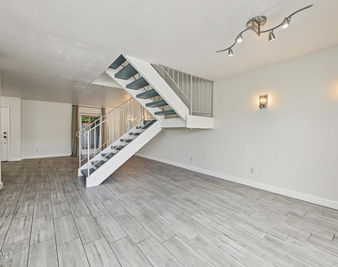 4902 N 74th Street - Photo Thumbnail 6