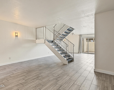 4902 N 74th Street - Photo Thumbnail 3