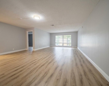 1740 Nw 60th Avenue - Photo Thumbnail 2