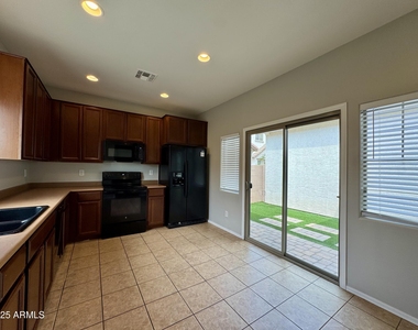 419 N Ranger Court - Photo Thumbnail 9