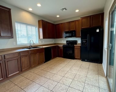 419 N Ranger Court - Photo Thumbnail 2
