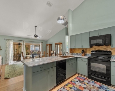 415 Nw Marsala Terrace - Photo Thumbnail 9