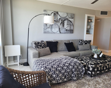 133 N Pompano Beach Boulevard - Photo Thumbnail 2