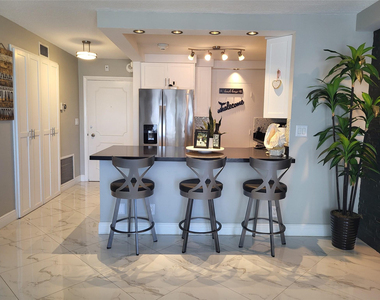 133 N Pompano Beach Boulevard - Photo Thumbnail 4