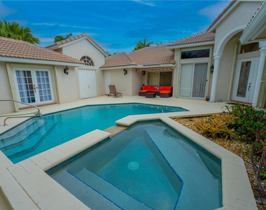 20107 Ocean Key Drive - Photo Thumbnail 24