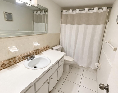 382 E Royal Palm Road - Photo Thumbnail 6