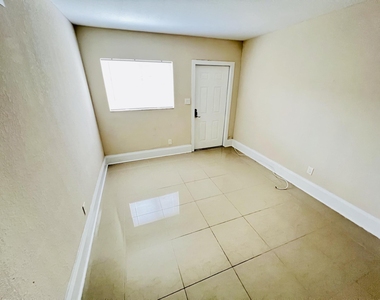 441 Nw 7th - Photo Thumbnail 9