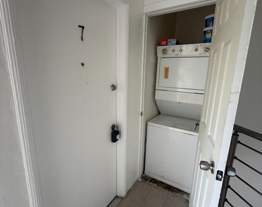 107 Calabria Avenue - Photo Thumbnail 9