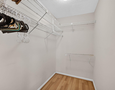 10 Lexington Lane E - Photo Thumbnail 24