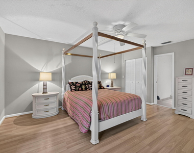 10 Lexington Lane E - Photo Thumbnail 21
