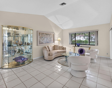 10 Lexington Lane E - Photo Thumbnail 9