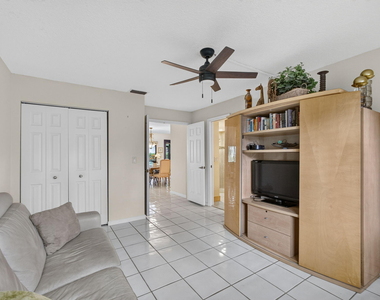 10 Lexington Lane E - Photo Thumbnail 14