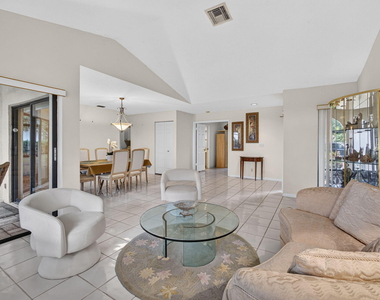 10 Lexington Lane E - Photo Thumbnail 10