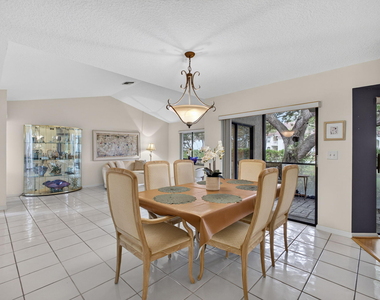 10 Lexington Lane E - Photo Thumbnail 11
