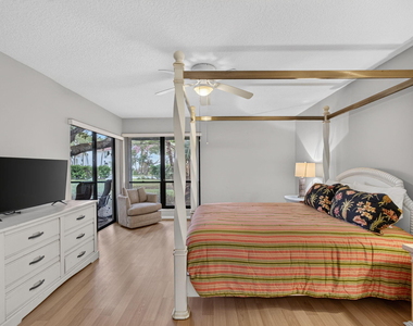 10 Lexington Lane E - Photo Thumbnail 23