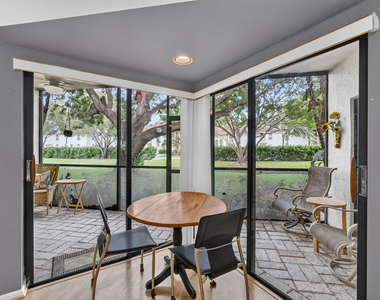 10 Lexington Lane E - Photo Thumbnail 6