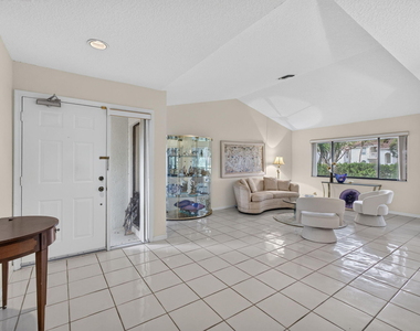 10 Lexington Lane E - Photo Thumbnail 8