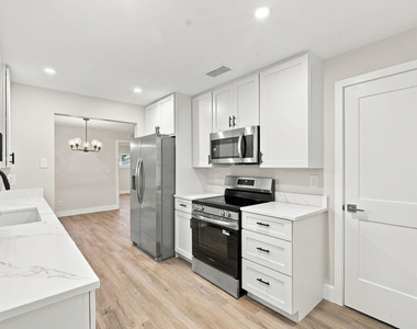 5701 Myrtle Drive - Photo Thumbnail 2